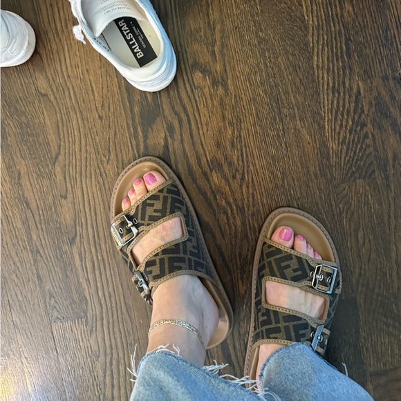 WEEKEND FLASH SALE! 💯 Authentic Fendi Brown Slide Sandals Size 8 - Picture 12 of 14